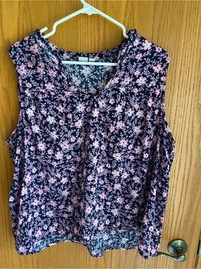 🇺🇸 Gap Women’s Sleeveless Top